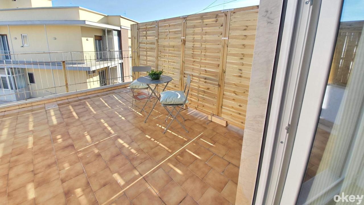Blue Sky Rooftop Rooms - Bari Policlinico Eksteriør bilde